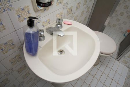 Casa à venda com 260m², 3 quartos e 5 vagasBanheiro Corredor 1