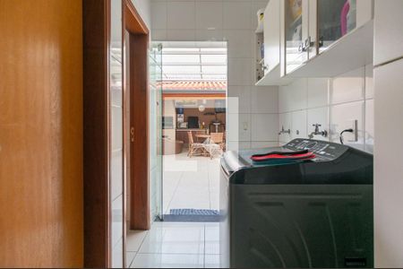 Casa à venda com 220m², 3 quartos e 4 vagasÁrea de Serviço