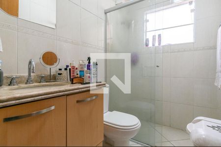 Casa à venda com 220m², 3 quartos e 4 vagasBanheiro da Suíte 1