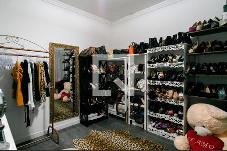 Casa à venda com 220m², 3 quartos e 4 vagasCloset