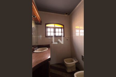 Casa para alugar com 250m², 3 quartos e 3 vagasBanheiro