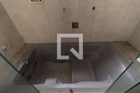 Casa para alugar com 250m², 3 quartos e 3 vagasBanheiro suíte