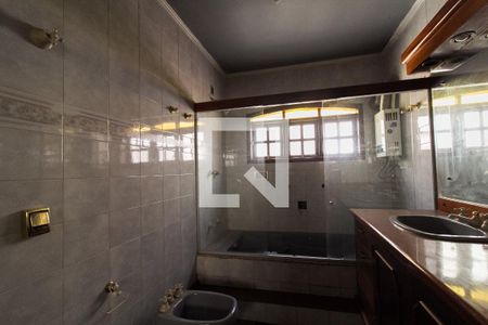 Casa para alugar com 250m², 3 quartos e 3 vagasBanheiro suíte