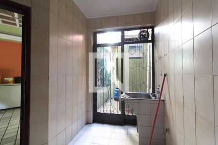 Casa para alugar com 230m², 6 quartos e 2 vagas Casa para alugar com 230m², 6 quartos e 2 vagasÁrea de serviço