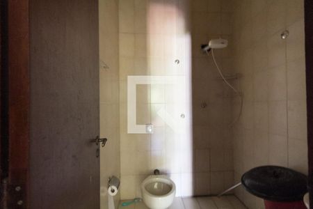 Casa para alugar com 230m², 6 quartos e 2 vagas Casa para alugar com 230m², 6 quartos e 2 vagasBanheiro de serviço