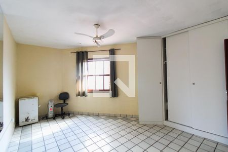 Casa para alugar com 230m², 6 quartos e 2 vagas Casa para alugar com 230m², 6 quartos e 2 vagasSuíte 4