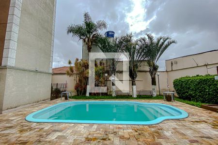 Apartamento à venda com 52m², 2 quartos e 1 vaga Apartamento à venda com 52m², 2 quartos e 1 vagaÁrea comum - Piscina