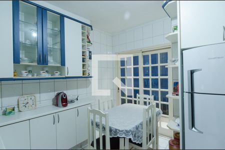 Casa à venda com 254m², 3 quartos e 3 vagasCozinha