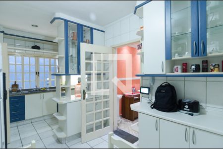 Casa à venda com 254m², 3 quartos e 3 vagasCozinha