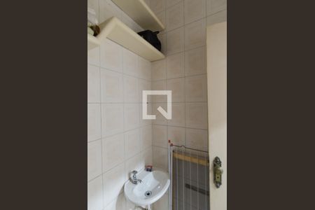 Casa à venda com 254m², 3 quartos e 3 vagasBanheiro de serviço