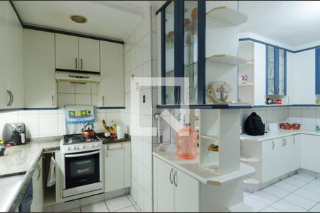 Casa à venda com 254m², 3 quartos e 3 vagasCozinha