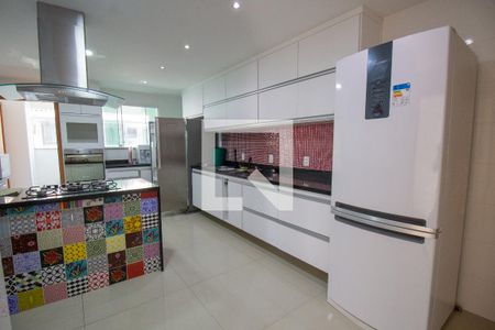 Apartamento à venda com 320m², 4 quartos e 3 vagasCozinha