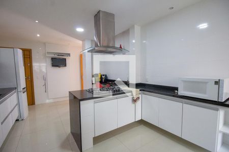 Apartamento à venda com 320m², 4 quartos e 3 vagasCozinha