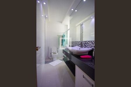 Apartamento à venda com 320m², 4 quartos e 3 vagasBanheiro da Suíte 1