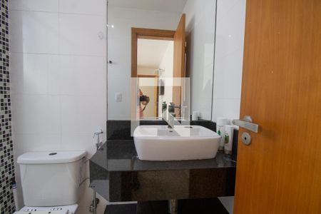 Apartamento à venda com 320m², 4 quartos e 3 vagasBanheiro da Suíte 2