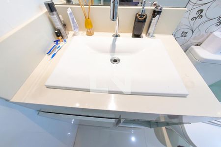 Casa à venda com 420m², 4 quartos e 3 vagasBanheiro da Suite 1