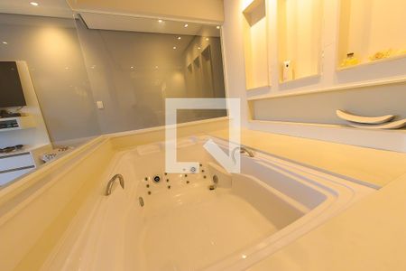 Casa à venda com 420m², 4 quartos e 3 vagasBanheiro da Suite 4