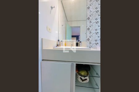 Casa à venda com 420m², 4 quartos e 3 vagasBanheiro da Suite 1