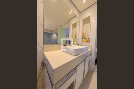 Casa à venda com 420m², 4 quartos e 3 vagasBanheiro da Suite 4