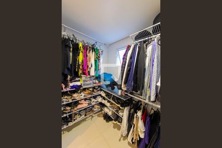 Casa à venda com 420m², 4 quartos e 3 vagasCloset da Suite 4
