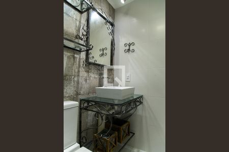 Apartamento à venda com 63m², 2 quartos e 1 vagaBanheiro Social