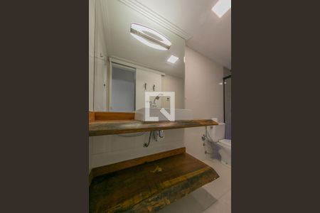 Studio para alugar com 73m², 2 quartos e 1 vaga Studio para alugar com 73m², 2 quartos e 1 vagaBanheiro da Suíte