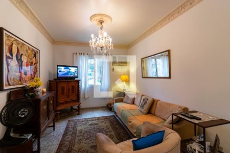 1o. Andar - Sala de estar de casa à venda com 5 quartos, 220m² em Liberdade, São Paulo