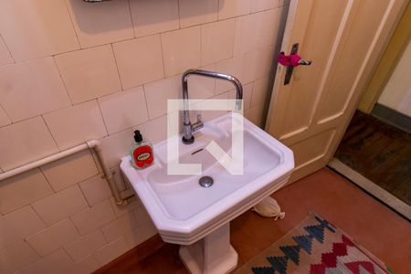 Casa à venda com 220m², 5 quartos e 1 vaga2o. Andar - Banheiro