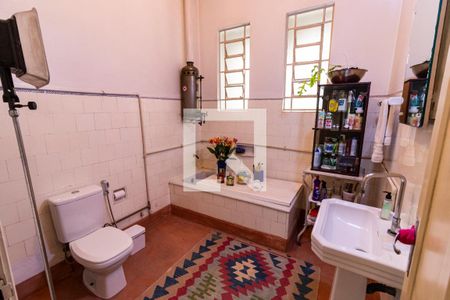 Casa à venda com 220m², 5 quartos e 1 vaga2o. Andar - Banheiro