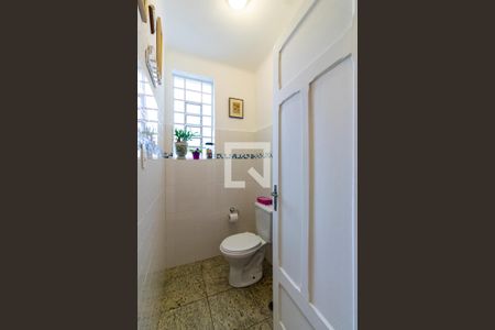 Casa à venda com 220m², 5 quartos e 1 vaga1o. Andar - Lavabo