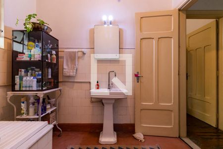 Casa à venda com 220m², 5 quartos e 1 vaga2o. Andar - Banheiro