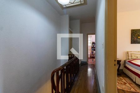 Casa à venda com 220m², 5 quartos e 1 vaga2o. Andar - Corredor