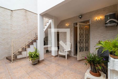 Casa à venda com 220m², 5 quartos e 1 vagaFundos - Quintal