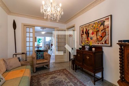 1o. Andar - Sala de estar de casa à venda com 5 quartos, 220m² em Liberdade, São Paulo