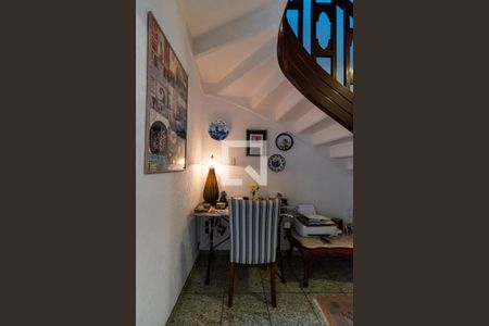 1o. Andar - Corredor de casa à venda com 5 quartos, 220m² em Liberdade, São Paulo