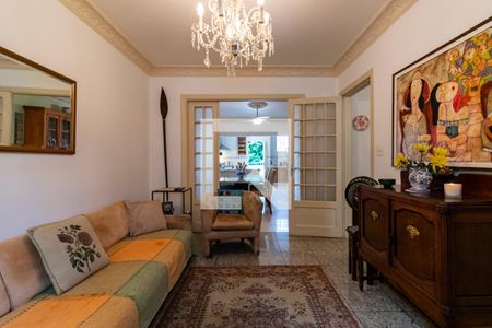 1o. Andar - Sala de estar de casa à venda com 5 quartos, 220m² em Liberdade, São Paulo