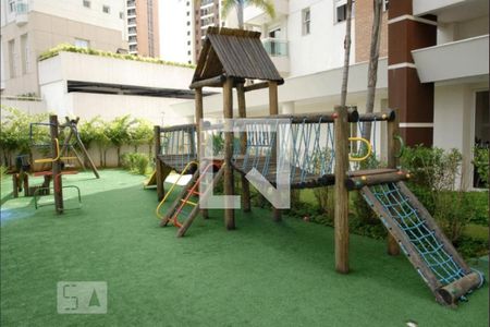 Apartamento para alugar com 268m², 4 quartos e 4 vagas Apartamento para alugar com 268m², 4 quartos e 4 vagasÁrea Comum - Playground