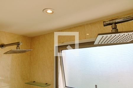 Apartamento para alugar com 268m², 4 quartos e 4 vagas Apartamento para alugar com 268m², 4 quartos e 4 vagasBanheiro da Suíte 1