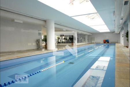 Apartamento para alugar com 268m², 4 quartos e 4 vagas Apartamento para alugar com 268m², 4 quartos e 4 vagasÁrea comum - Piscina Coberta