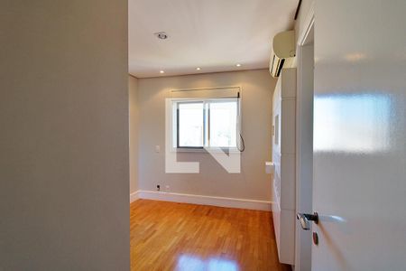 Apartamento para alugar com 268m², 4 quartos e 4 vagas Apartamento para alugar com 268m², 4 quartos e 4 vagasSuíte 3