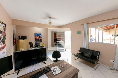 Casa à venda com 350m², 4 quartos e 2 vagasEscritório