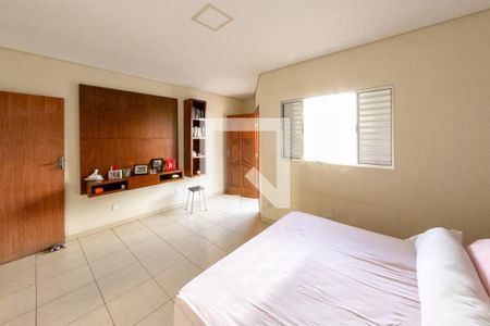 Casa à venda com 350m², 4 quartos e 2 vagasQuarto Suíte