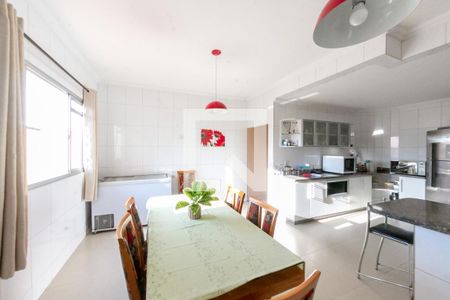 Casa à venda com 350m², 4 quartos e 2 vagasCopa