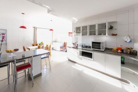 Casa à venda com 350m², 4 quartos e 2 vagasCozinha