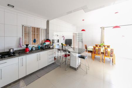 Casa à venda com 350m², 4 quartos e 2 vagasCozinha