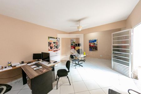 Casa à venda com 350m², 4 quartos e 2 vagasEscritório