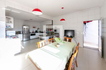 Casa à venda com 350m², 4 quartos e 2 vagasCopa