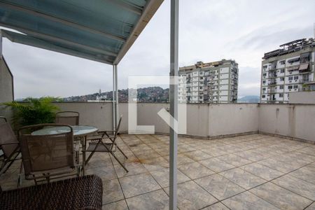 Apartamento à venda com 105m², 2 quartos e 1 vaga Apartamento à venda com 105m², 2 quartos e 1 vagaTerraço