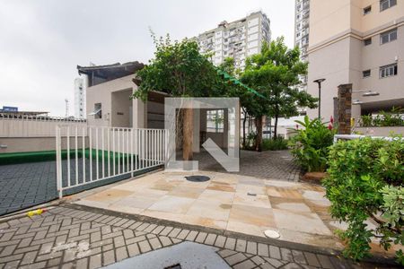 Apartamento à venda com 105m², 2 quartos e 1 vaga Apartamento à venda com 105m², 2 quartos e 1 vagaÁrea comum - Piscina