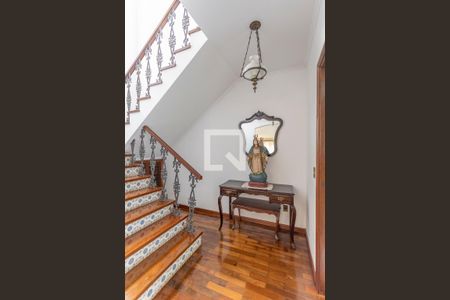 Escada de casa à venda com 4 quartos, 280m² em Lapa, São Paulo